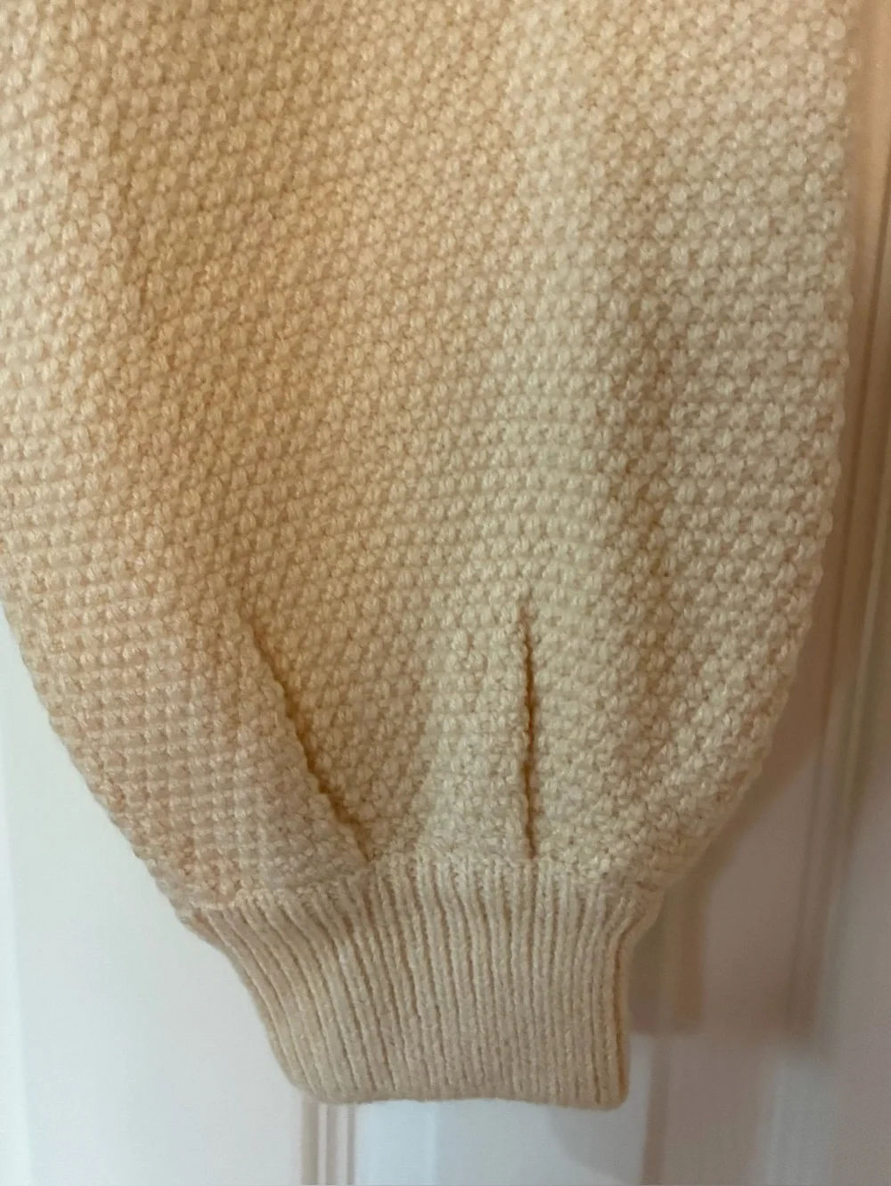 Hyacinth House Cream Crew Neck Sweater. Knit Appliqué Raised Flowers & Dots.EC